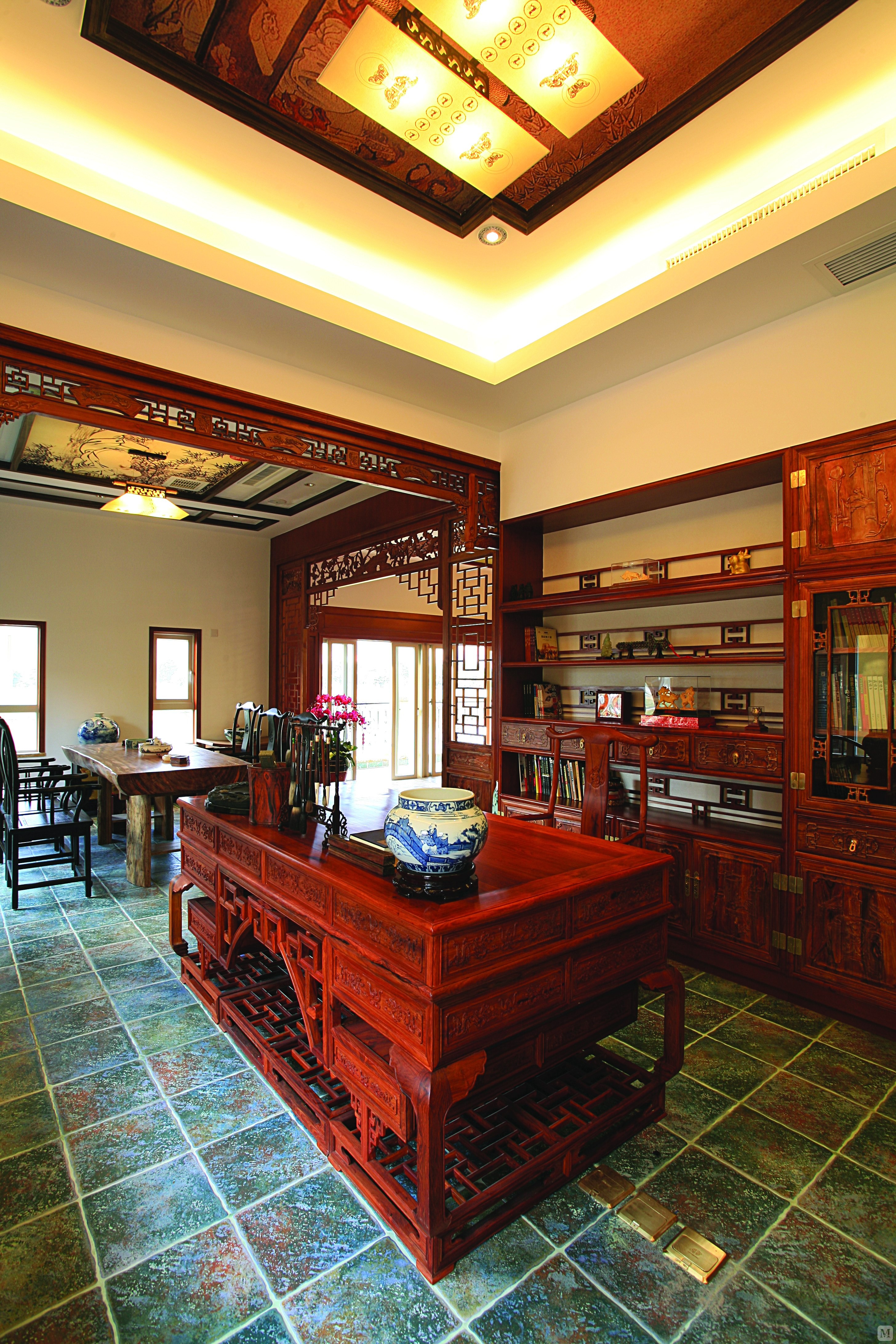现代中式风格的装修设计现在也比较受欢迎,不仅保留了中式的古色古香