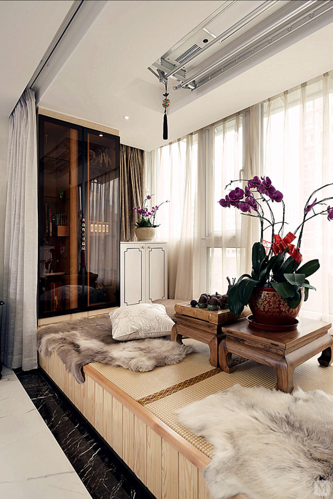 宜设而设,精在体宜 "一般设卧榻一,榻前仅置一小几,几上不设一物;设