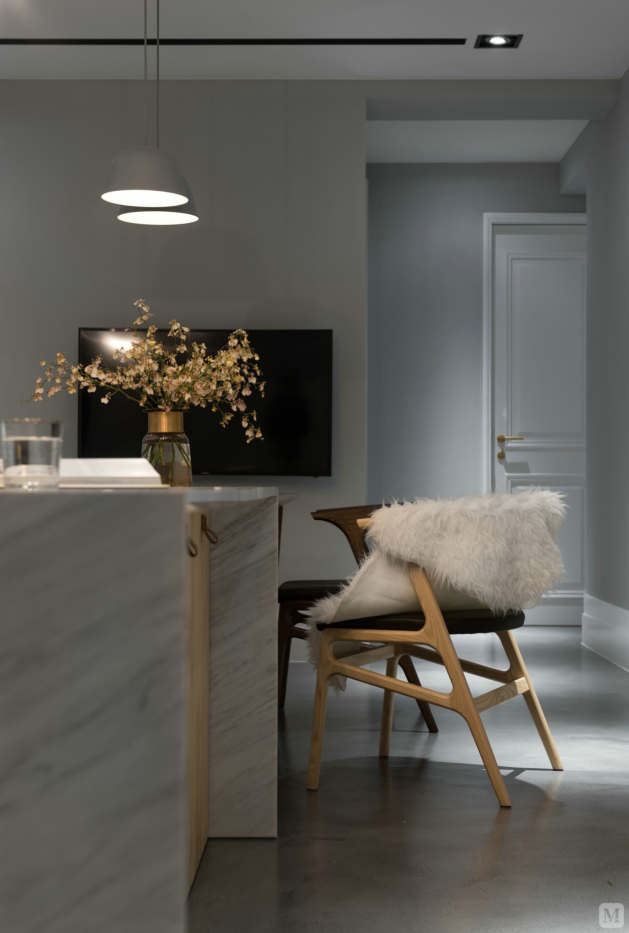 装饰材料与色彩设计,为现代风格的室内效果提供了空间背景.