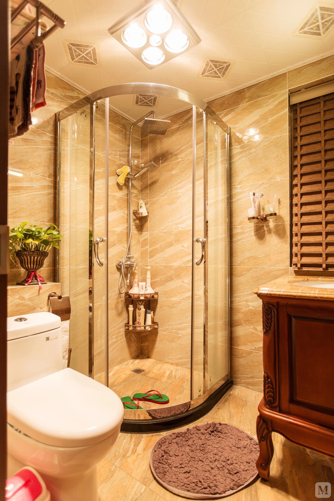 新古典卫生间浴缸装修效果图