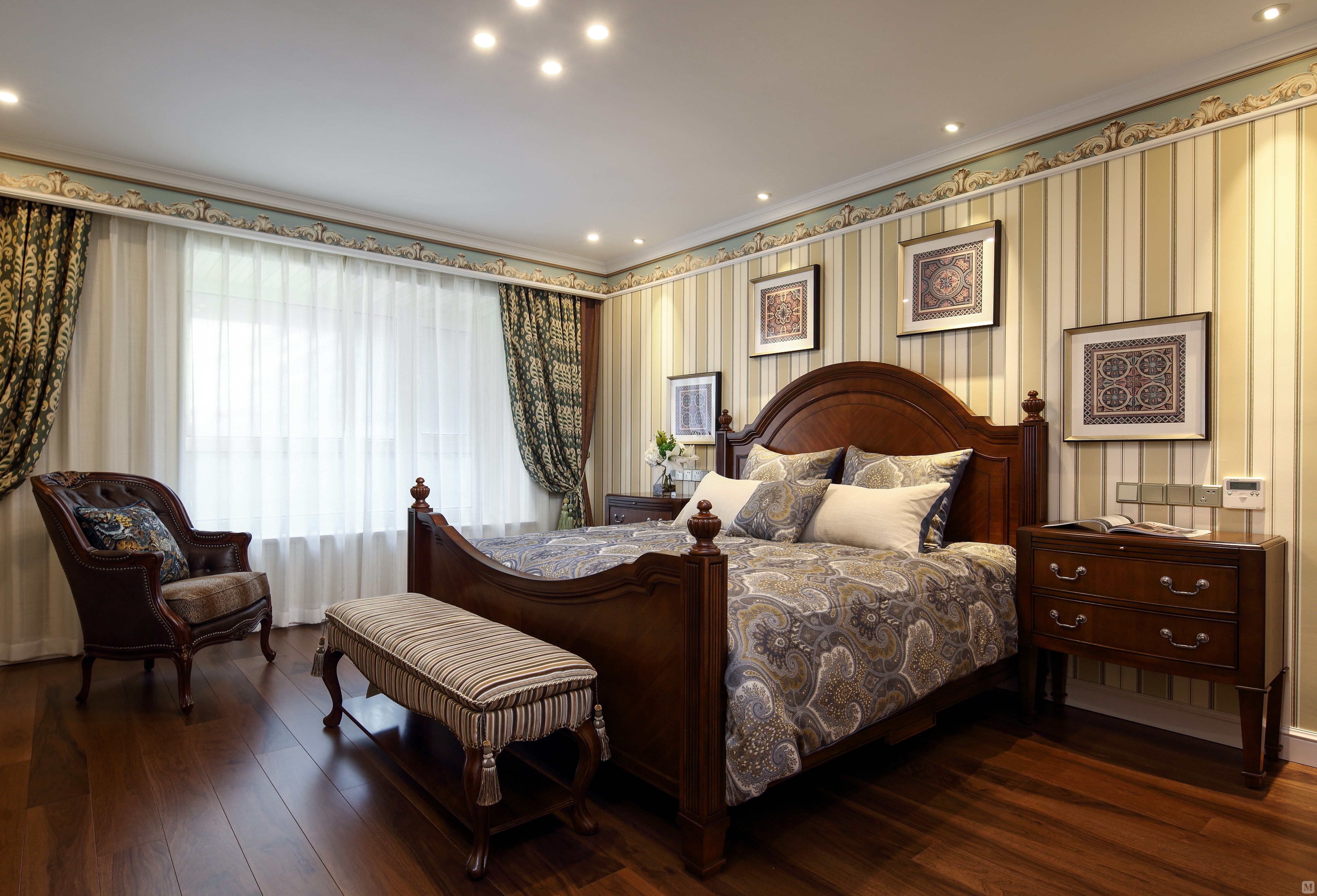 美式卧室窗帘装修效果图