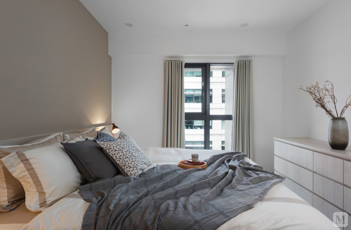 简约卧室窗帘装修效果图