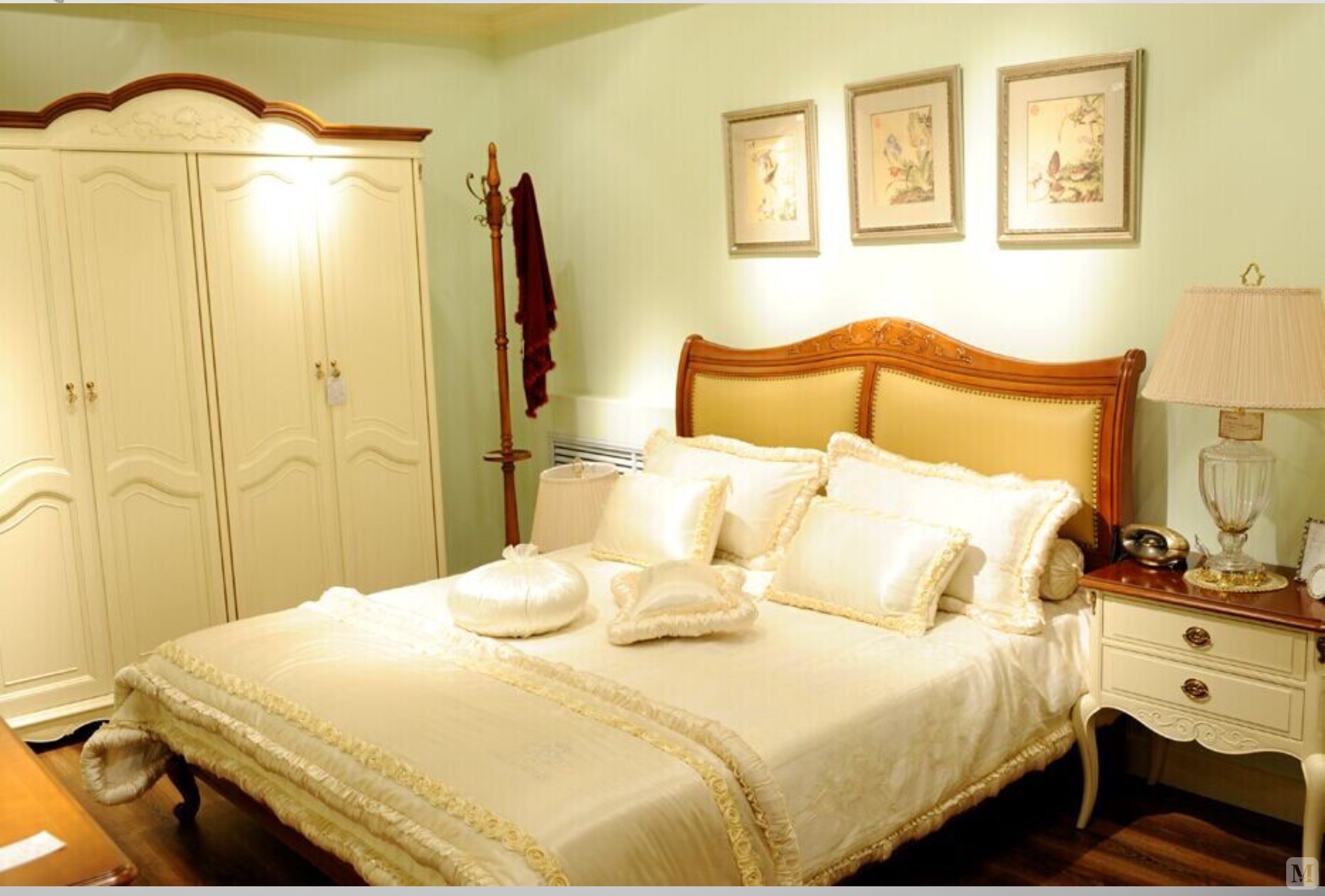 亚振 六尺床(木背) 利维亚 l102-02e