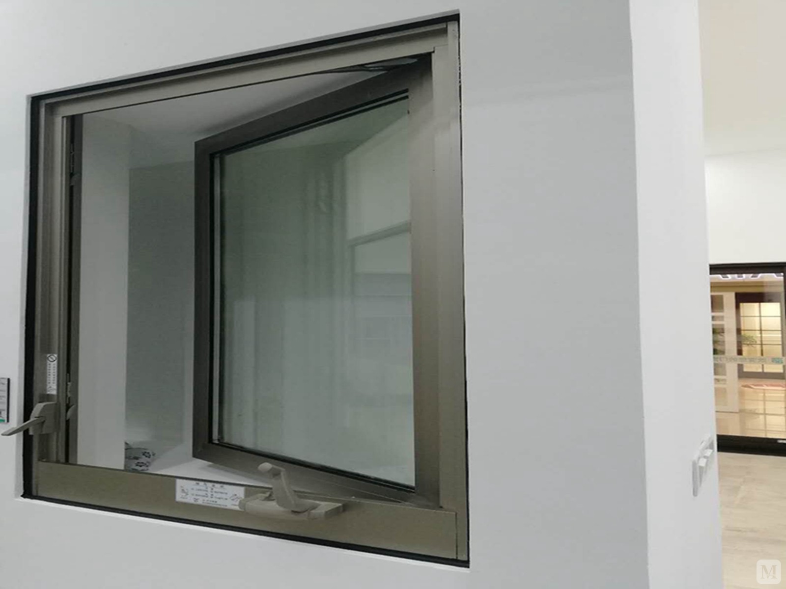 ykk ap 手摇平开窗(含五金件) ykk