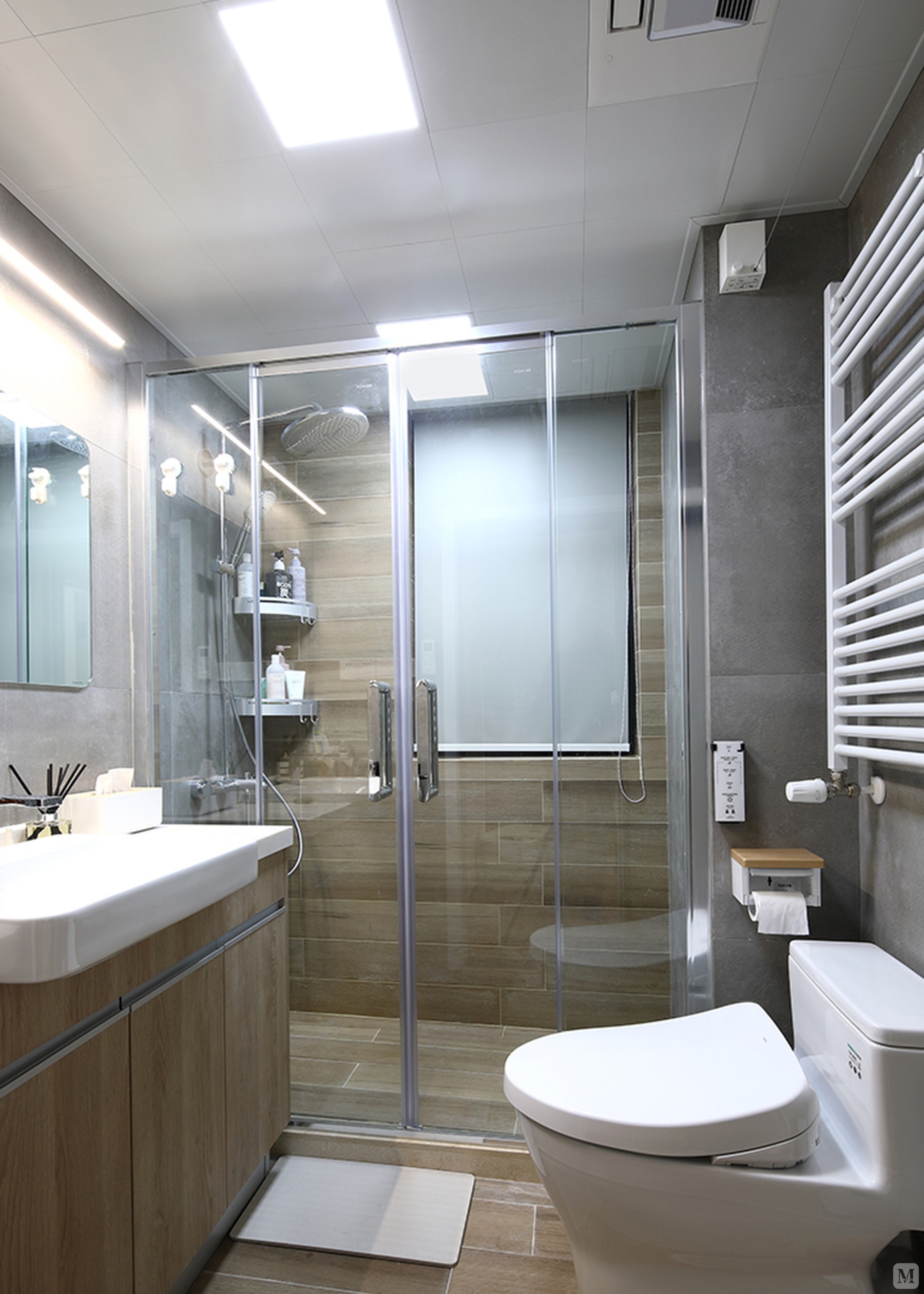 图片信息 作品名称:简约卫生间浴缸装修效果图 格式:jpg 尺寸:1800 x